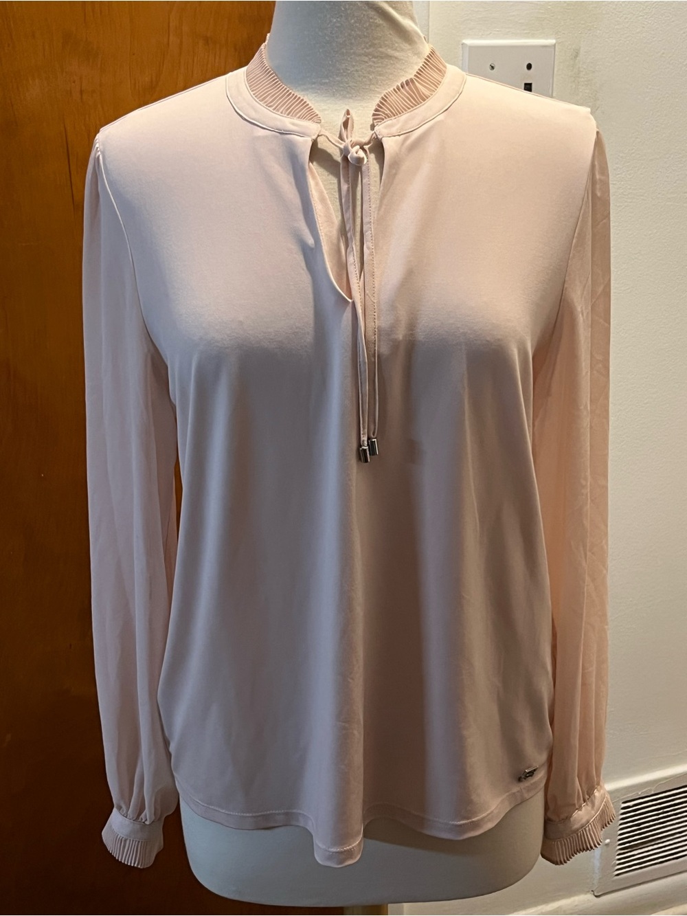 Calvin Klein Pale Pink Long-Sleeve Tie-Neck Blouse. Size L. Excellent condition